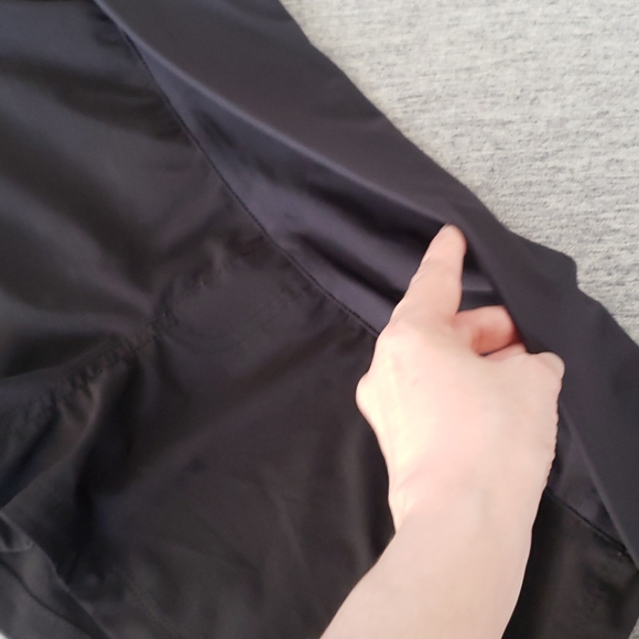 ROXY Black Shorts, Size 7 - Picture 3 of 8